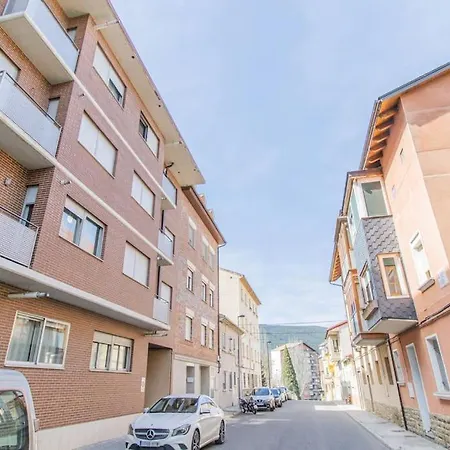 Ferienwohnung Beautiful Flat In The Pyrenees * Free Parking Sabiñánigo Exterior foto